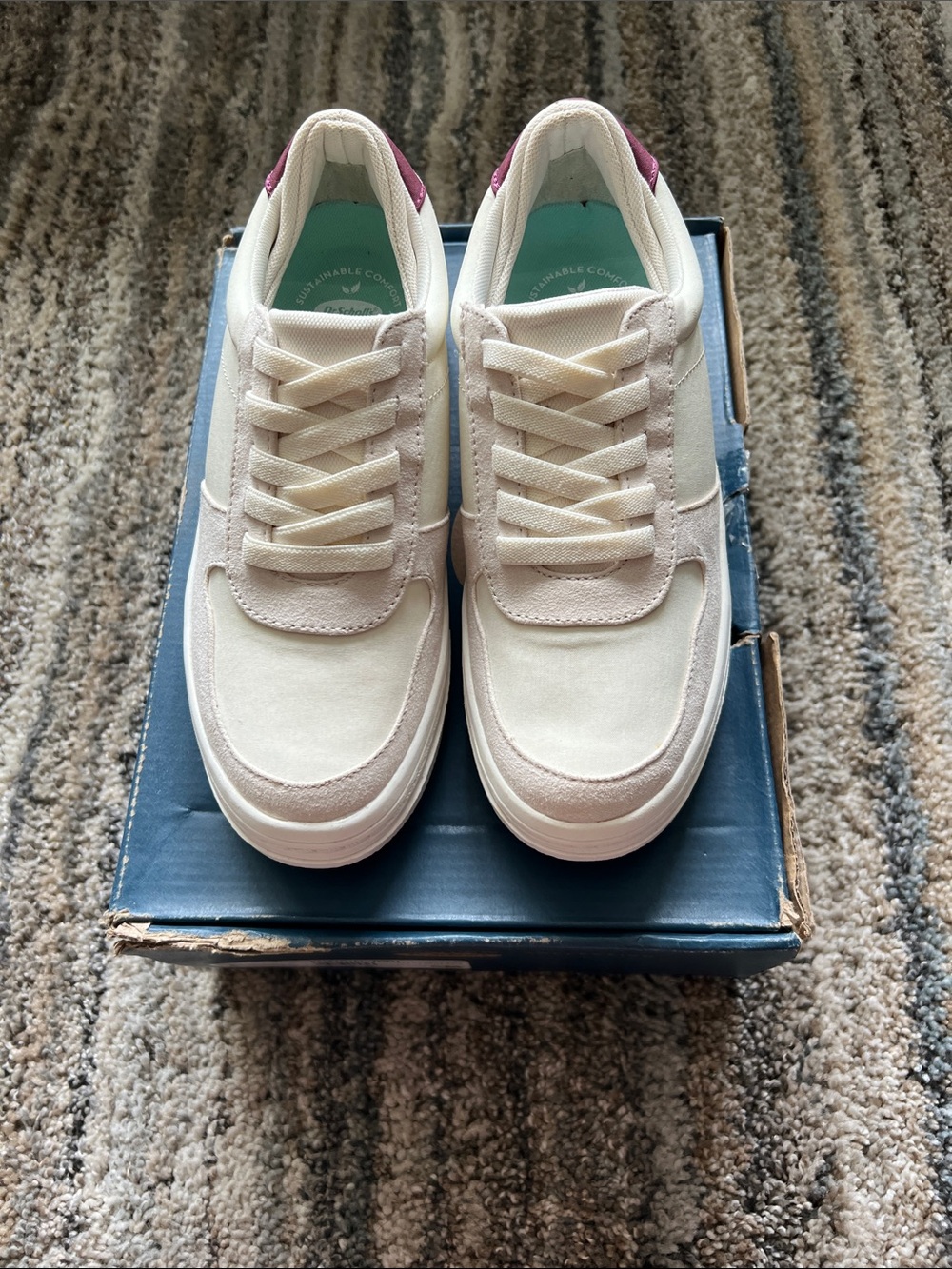 Dr. Scholl's Cream Low-Top Sneakers with Pink Heel